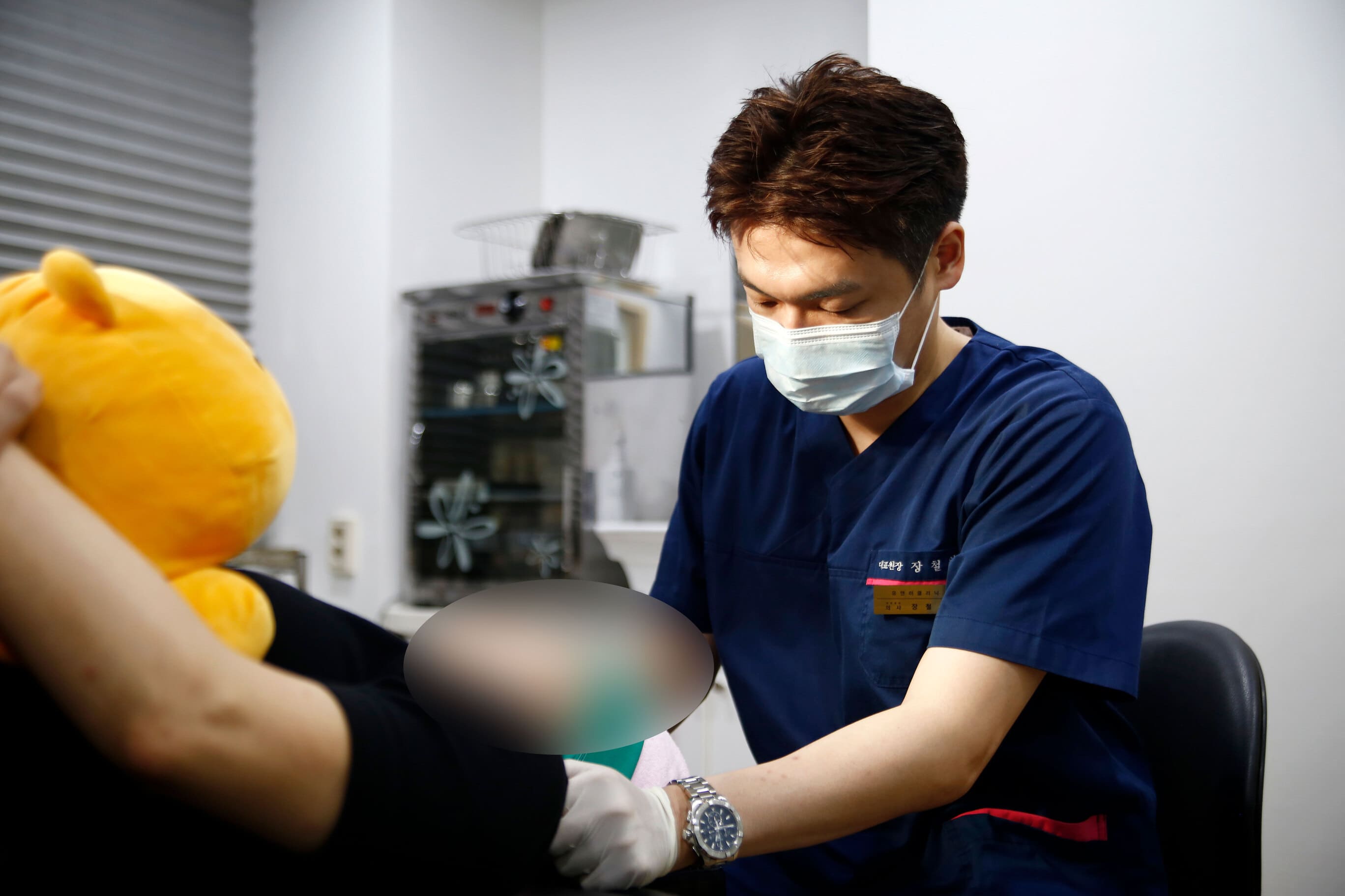 분당서현피부과, 분당피부과, 서현피부과, 유앤미클리닉, 슈링크, 실리프팅, 제모, 윤곽주사, 보톡스, 리프팅, 덴서티, 장철원원장